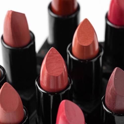 Best Long-Lasting Lipsticks for an Everyday Office Look